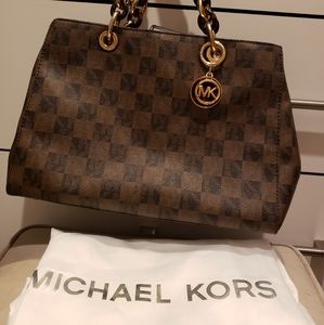 Leather Logo Michael Kors purse